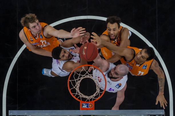 击败阿曼 击败阿曼