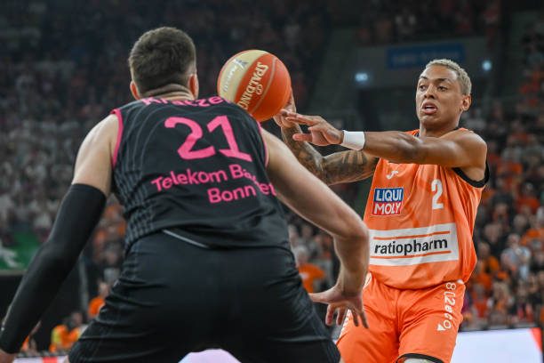 展现着他们 展现着他们